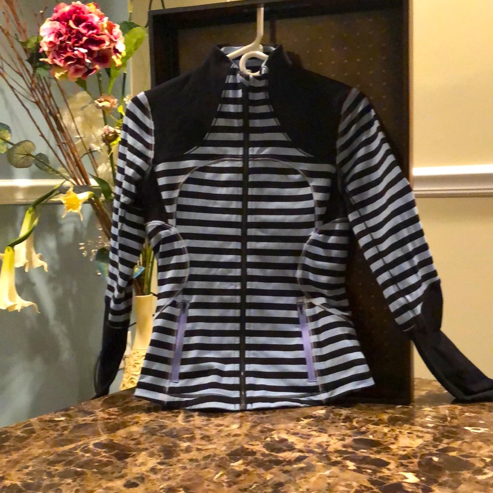 Lululemon athletica baby blue/black stripped zip up No tags, Never worn Like new